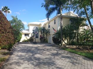1081 Wilshire Cir E, Pembroke Pines, FL 33027