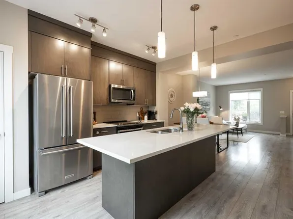 156 SW Livingston Cmn NE, Calgary, AB T3P 1K1