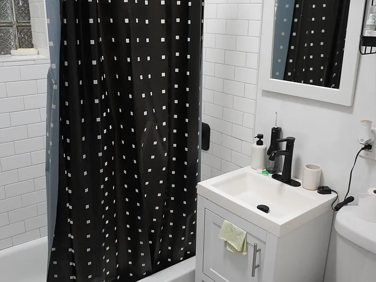 2031 W 23rd St #7 — Photo 7