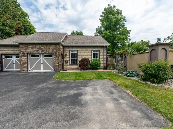9 Williamson St, Malone, NY 12953