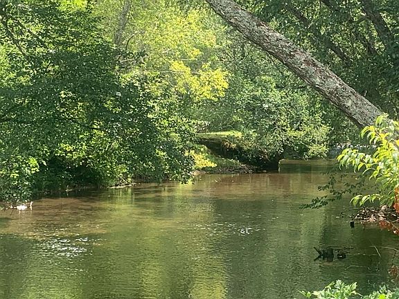 4th image of 1705 White Oak Frst