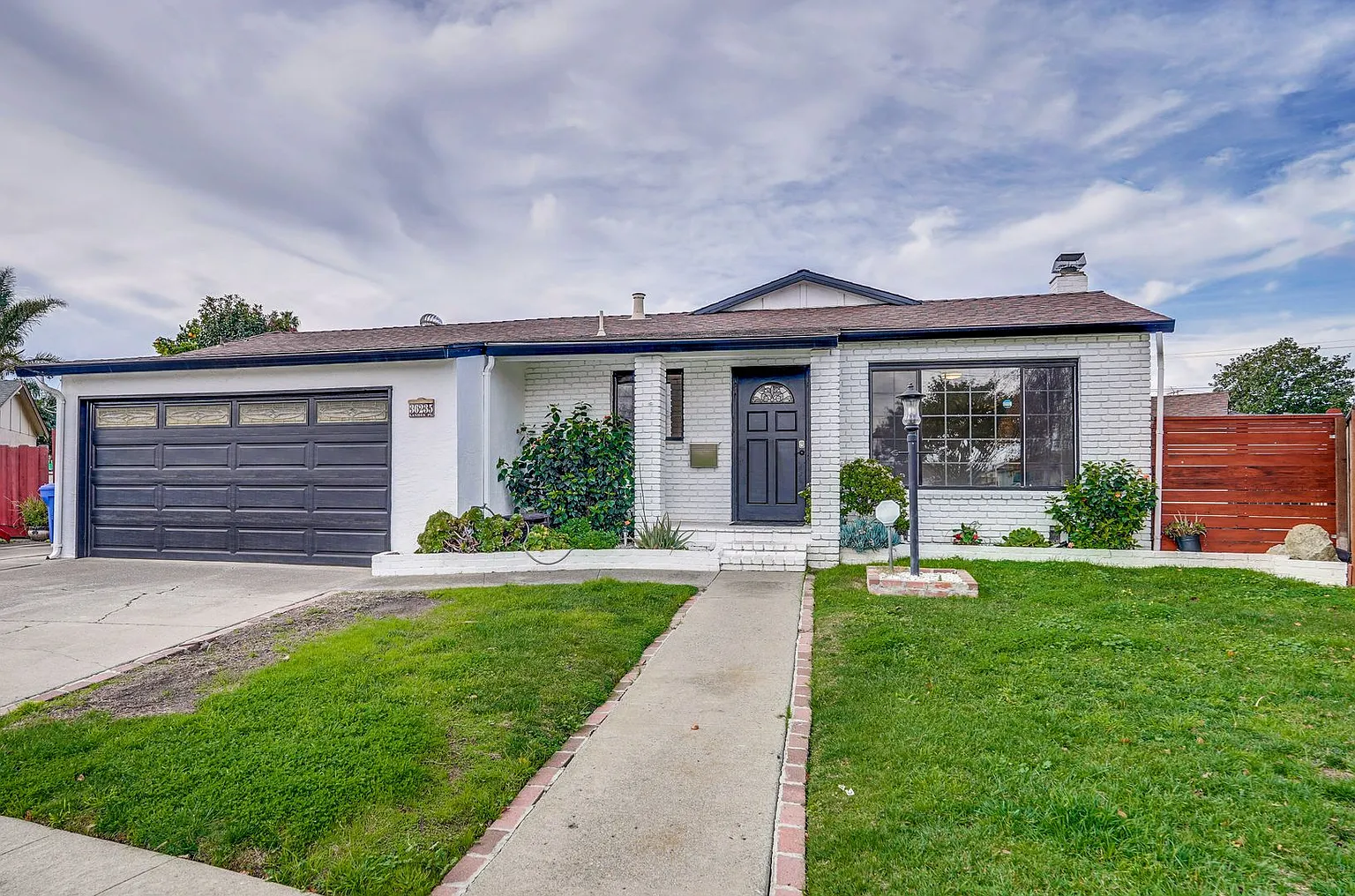 36235 Landes Pl photo 1