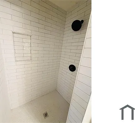 1033 Medina Dr — Photo 16