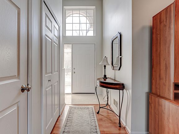 2nd image of 38256 Saratoga Cir