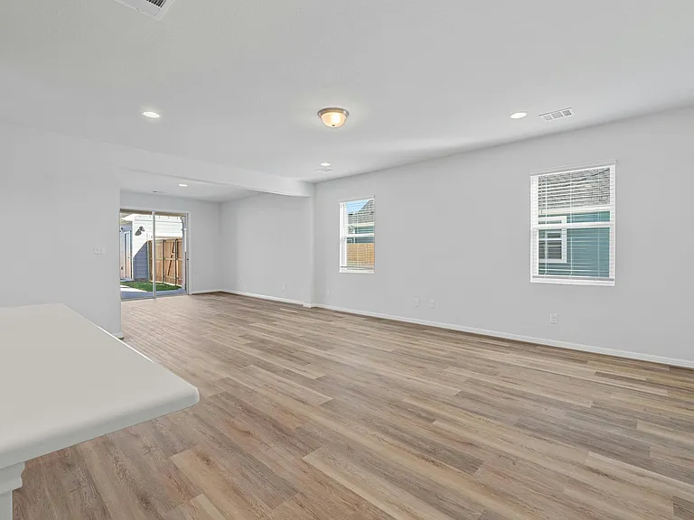 209 Cherry Blossom Ln — Photo 7