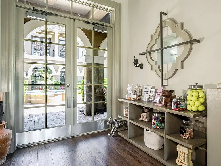 Pet Treat Station