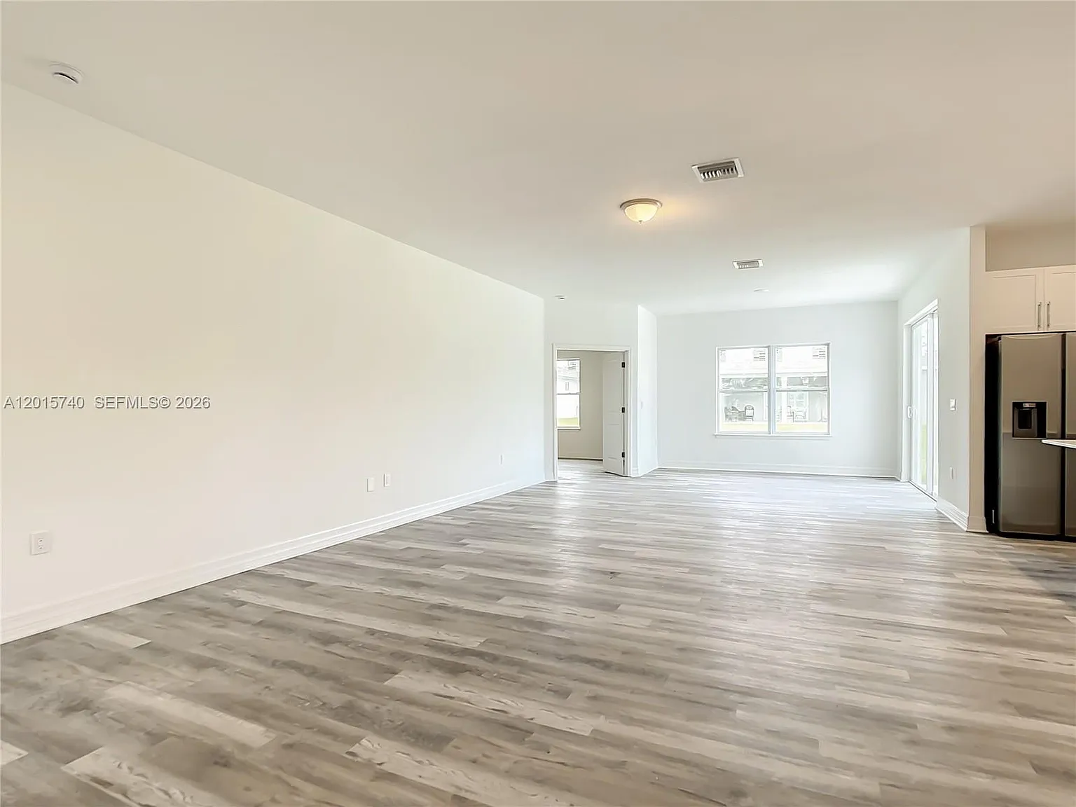 4 bed, 2.0 bath, $2,200 — Photo 4