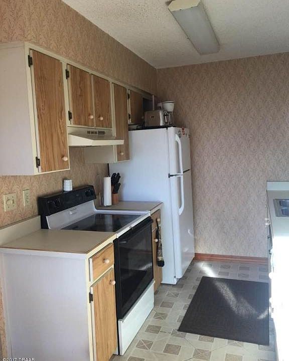 1st image of 840 Center Ave #620