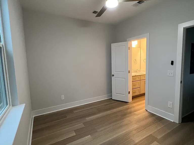 2044 Arbutus Ave — Photo 12