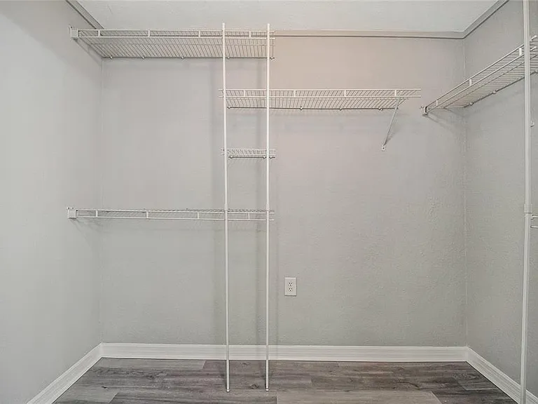 735 Alton Ave — Photo 23