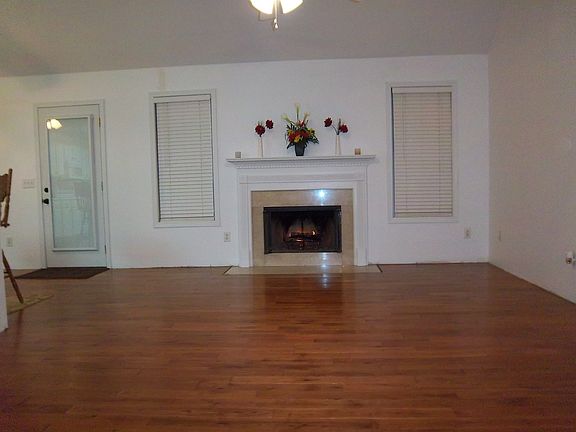 Great room vaulted ceilings