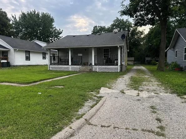 1073 S Ellsworth Ave, Marshall, MO 65340
