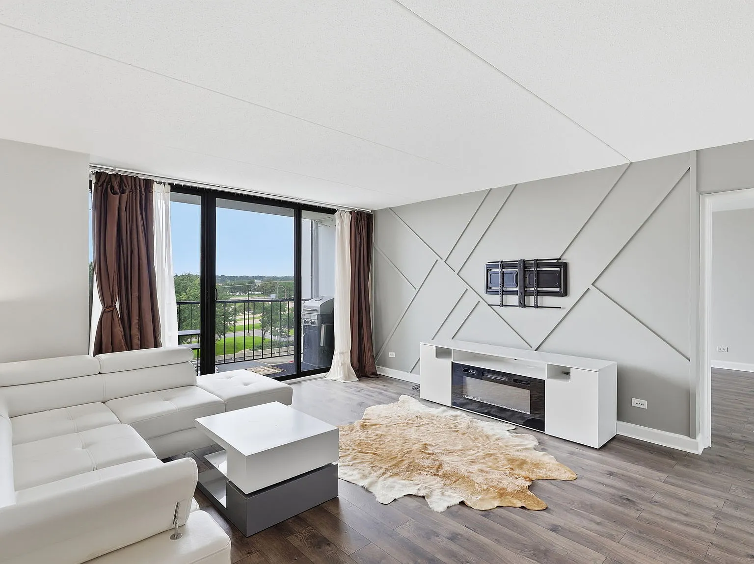 2 bed, 1080 sqft, $2,250 — Photo 4