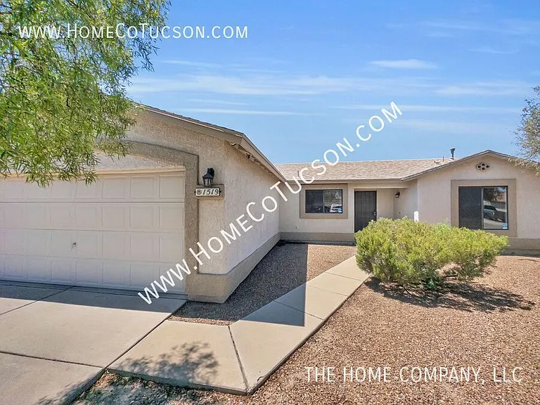 1519 W Bloomfield Pl — Photo 2