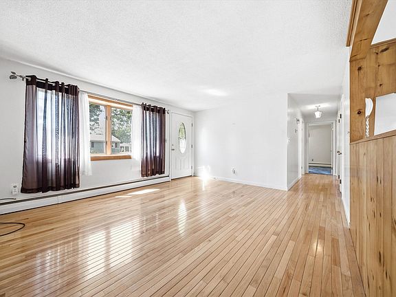 3rd image of 33 Ross Street