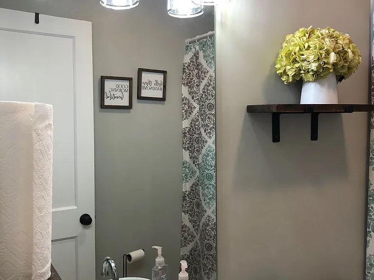 930 N Main St — Photo 14