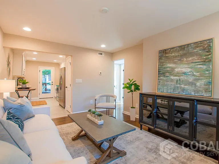 258 Forkner Dr #4 — Photo 4