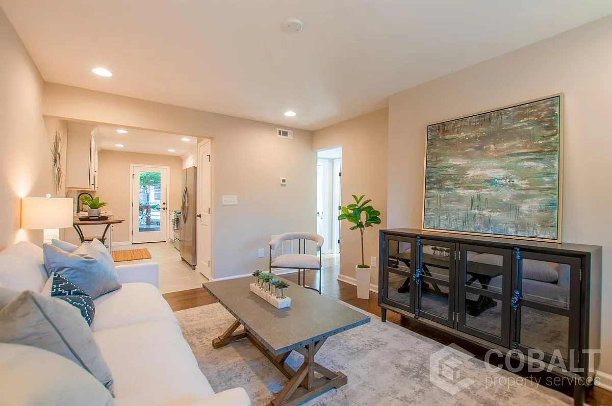 Building Photo - 258 Forkner Dr #10