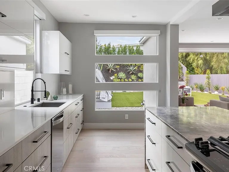 4731 Topanga Canyon Blvd — Photo 11