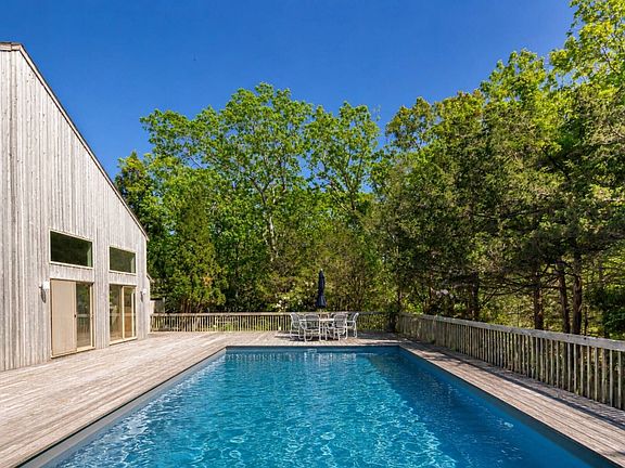 5th image of 16 Devonshire Ln