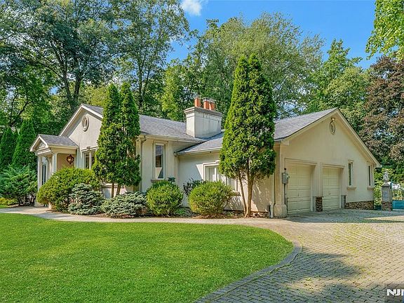 3rd image of 45 Pleasant Ave