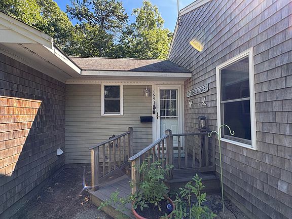 4th image of 165 Kingsbury Beach Road