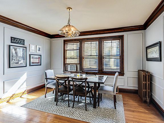 2nd image of 6736 N Oxford Ave #2