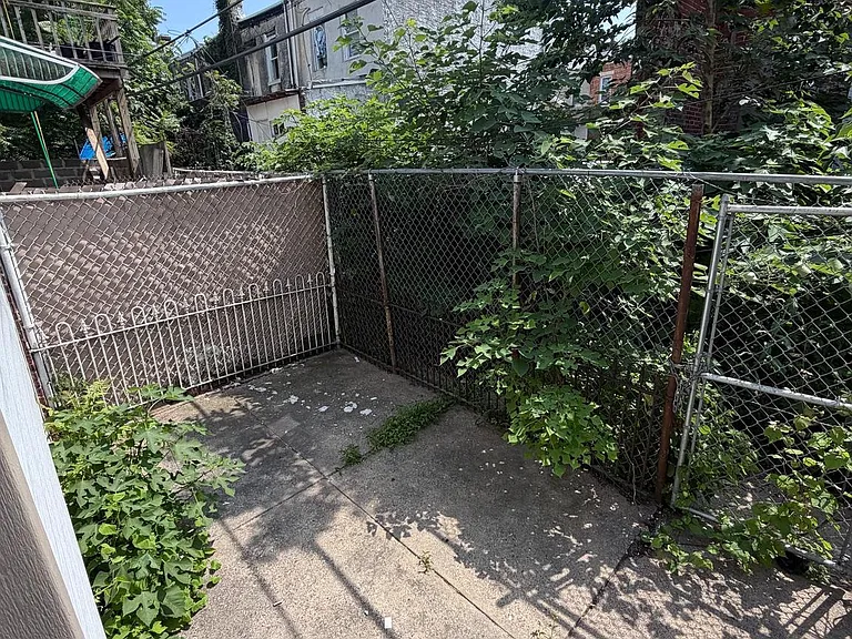 2104 S 65th St — Photo 10