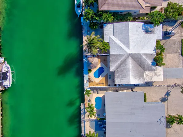 590 11th St, Key Colony Beach, FL 33051