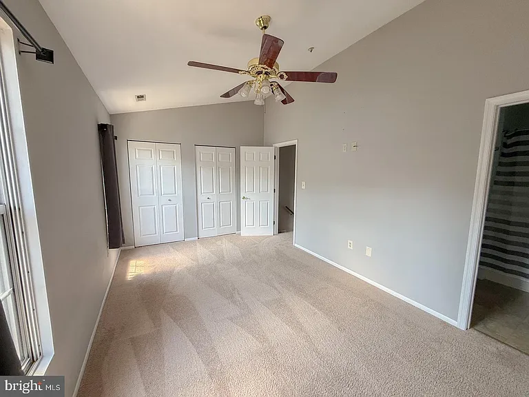 9424 Sea Breeze Ct — Photo 18