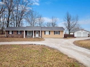 1907 Apple Blossom Ln, Columbia, IL 62236