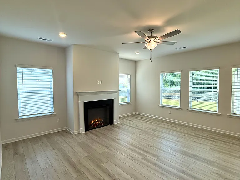 11053 Valmont Way — Photo 18