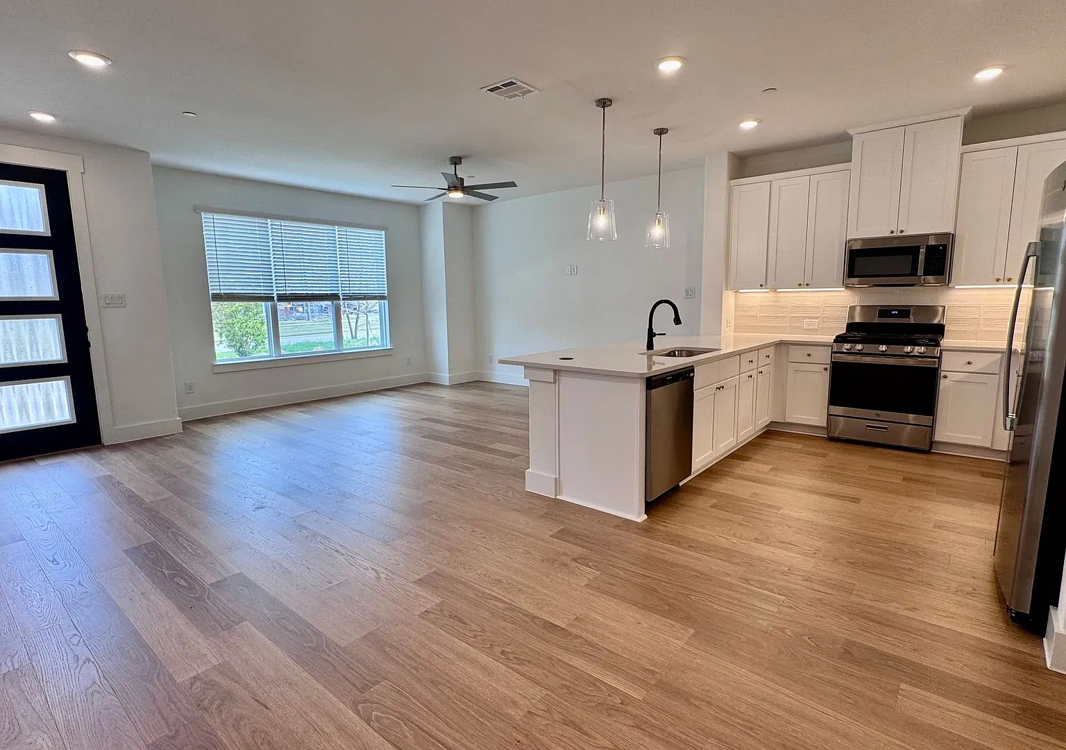 This brand-new townhome in Allen — Photo 4