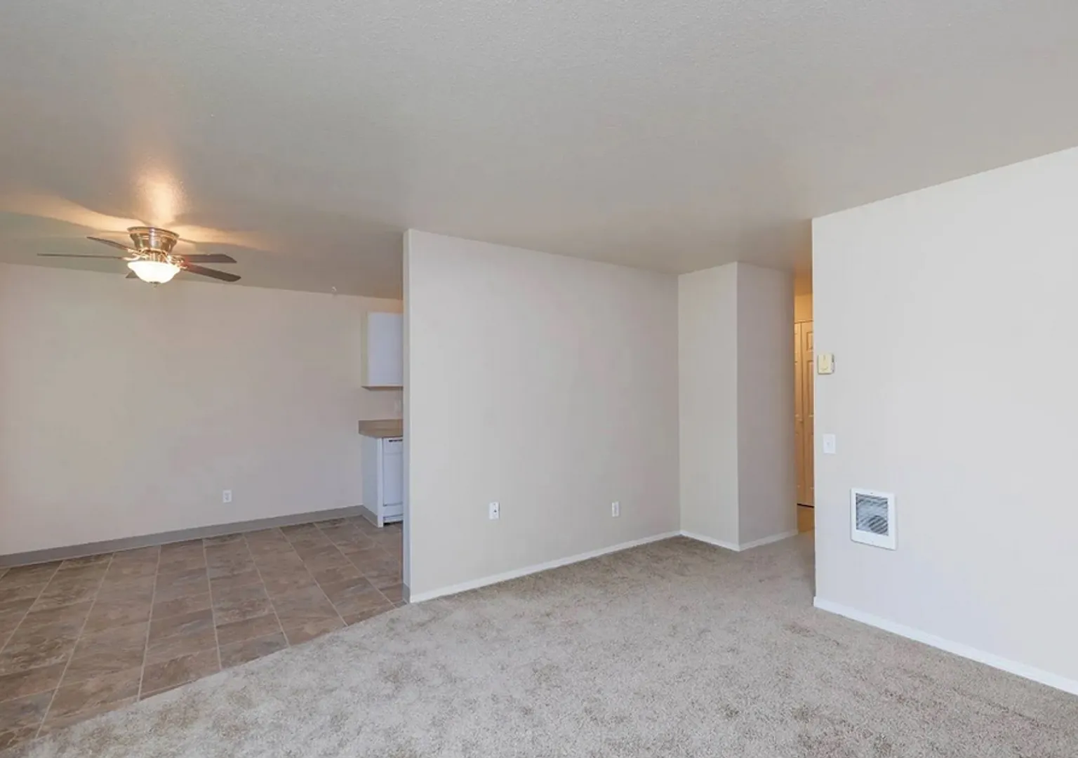 Willow Creek Apartments — Photo 4