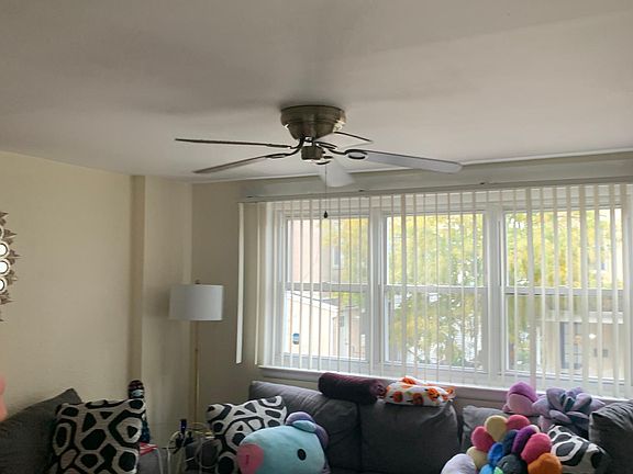 5th image of 405 Naomi St