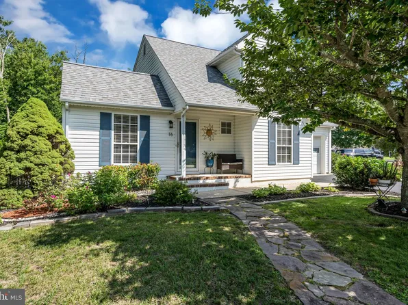 16 Shelli Ter, Barnegat, NJ 08005