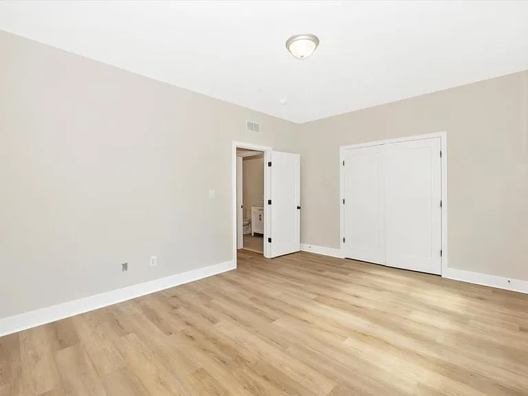 206 Broadway St #2 — Photo 19