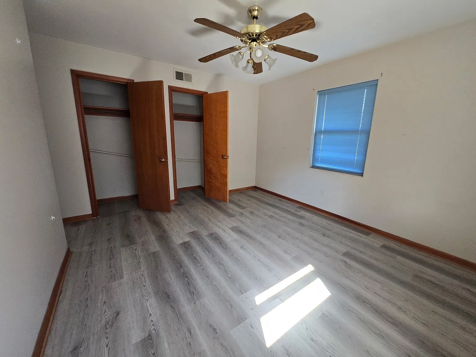 3 bed, 1075 sqft, $1,200 — Photo 2