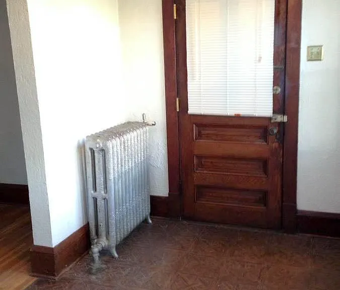 330 4th St NE #1 — Photo 9