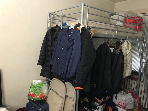 4th image of 96 Hancock St