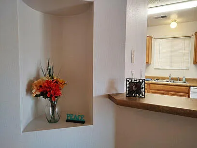 3 bed, 2.0 bath, 1180 sqft, $1,725 — Photo 4