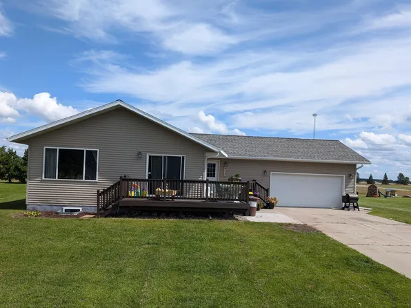 713 6th St NE, Perham, MN 56573