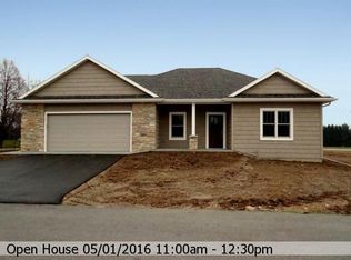 2026 Golf Course Dr, Fond Du Lac, WI 54937