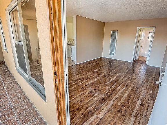 2nd image of 1088 W 39th St APT 02