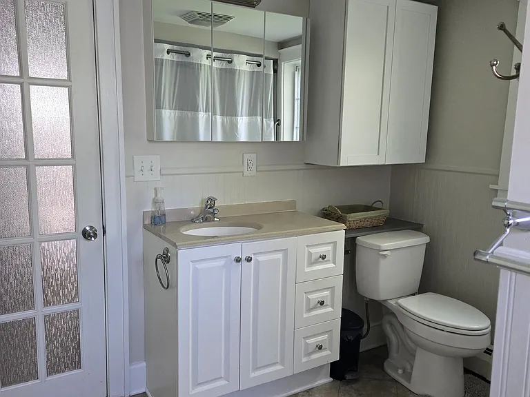 108 Center St #B — Photo 8