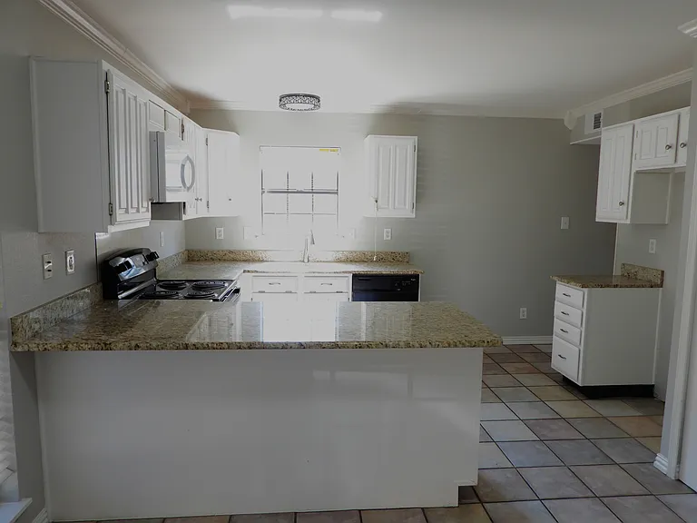 4090 Windhaven Ln — Photo 2