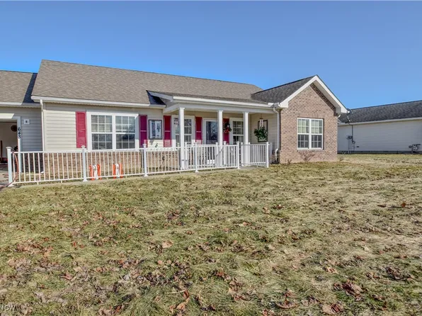 643 Wood Ridge Rd, Geneva, OH 44041