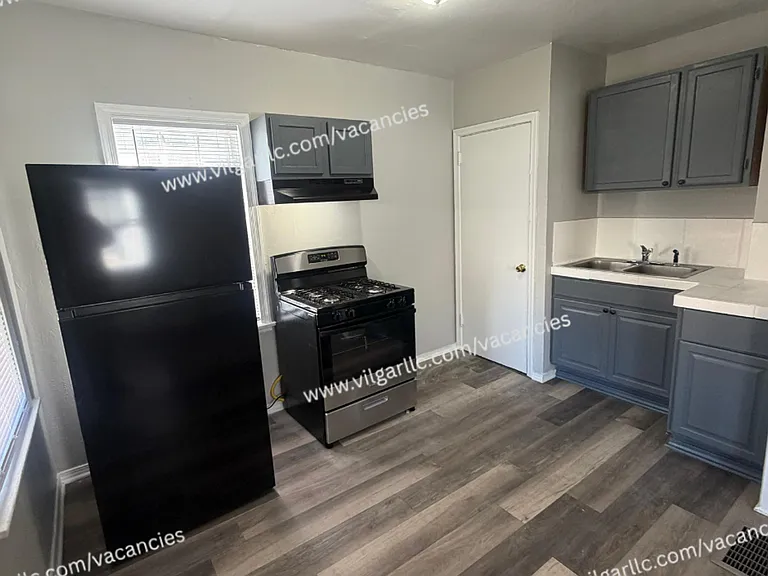 2476 Pennsylvania St — Photo 11