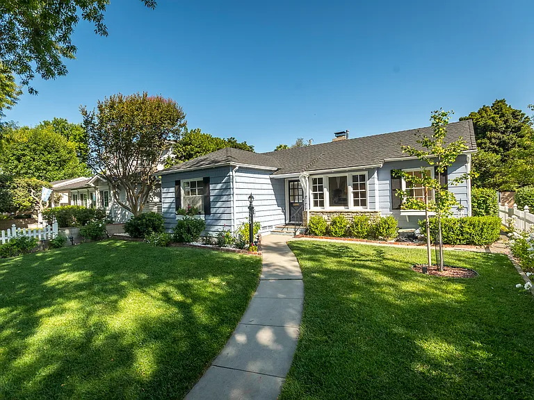 1505 W Clark Ave — Photo 3