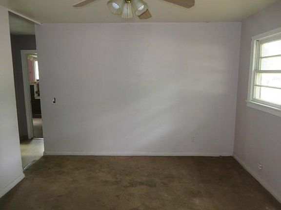 3rd image of 3336 Clarke Blvd